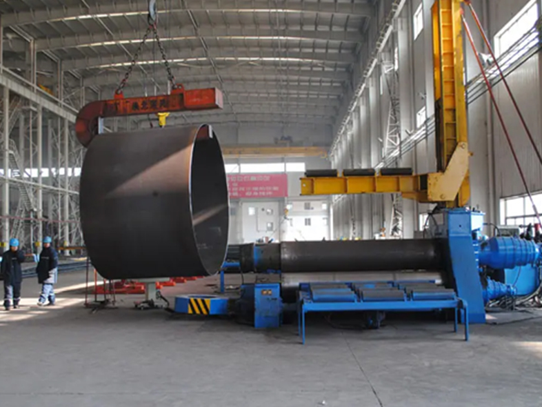 Applicazioni di piegatrici per lastre nell'industria moderna