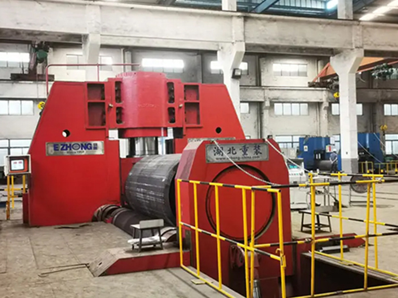 Ingegneria di precisione con piegatrici a piastre: alimentazione moderna fabbricazione di metalli